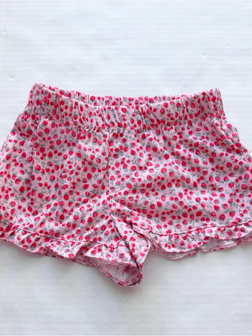 Gap Girls New Short Pajama Set in Strawberry & Cherry
Print NWT - Picture 9 of 16